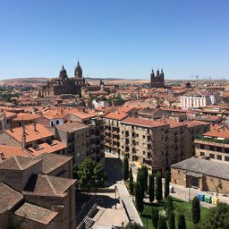 Aterrizamos en Salamanca entre hadas y gigantes