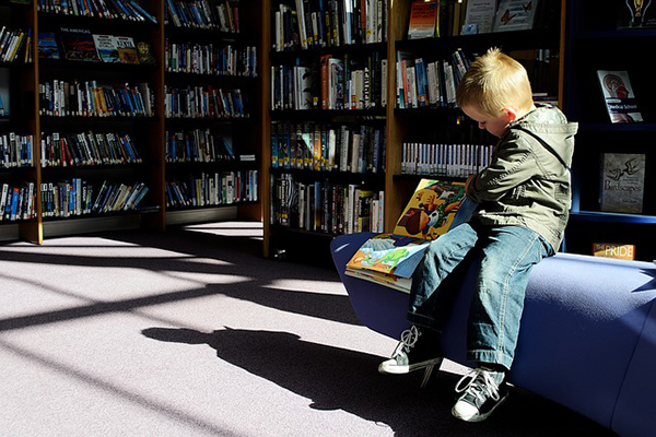 Los niños y niñas tienen que elegir lecturas para crecer como lectores
