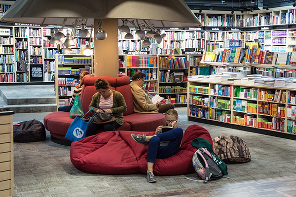 Más allá del Club de lectura: Promover la lectura y la escritura desde las bibliotecas en tiempos de cambio