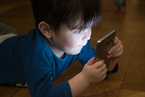 Casi todas las apps para usuarios menores de 5 años contienen anuncios