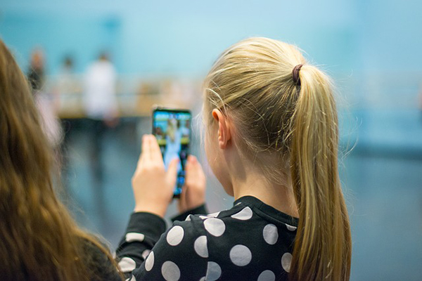 Lectura infantil en la era digital. ¿Cómo leen los nativos digitales? - Elisa Yuste. Consultoría en Cultura y Lectura