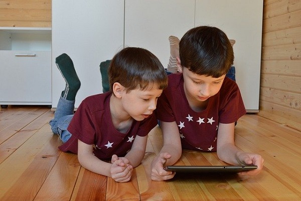 La pandemia aumenta el tiempo de pantallas en los niños