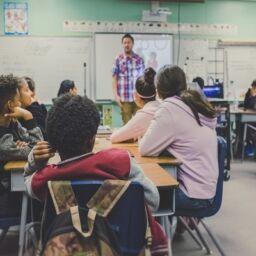 La educación comienza por el lenguaje