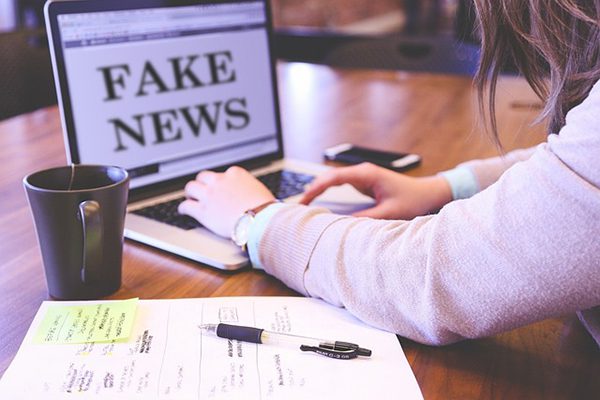 Las fake news o cómo prevenir y combatir los bulos desde la biblioteca